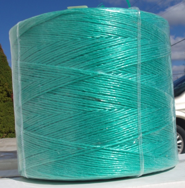 POLY-CTGRN: 1500' GREEN POLY CHRISTMAS TREE TWINE